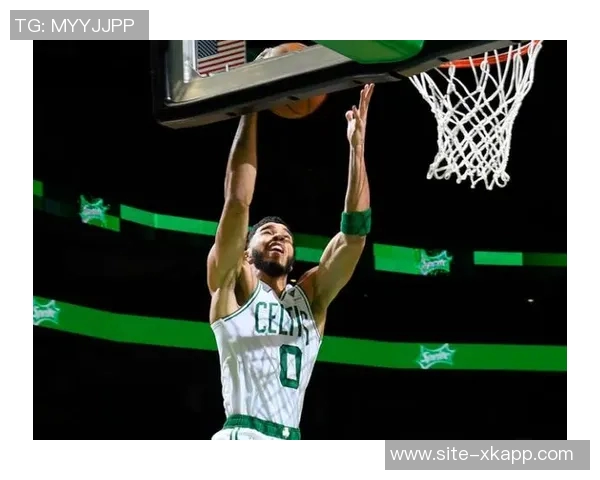 首节表现抢眼次节状态回落杰伦布朗半场数据分析与表现解读