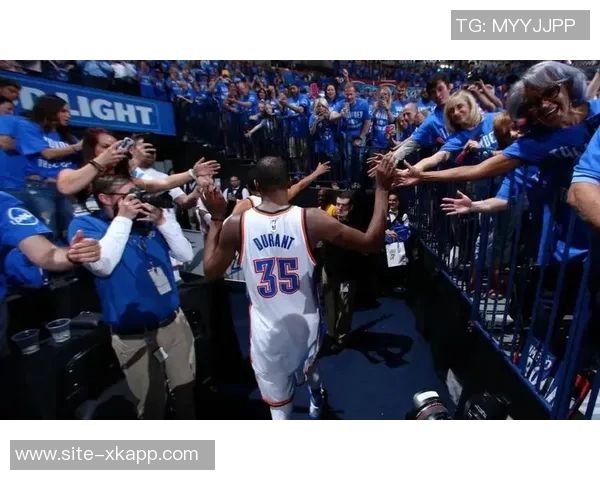 杜兰特回应身体对抗争议称雷霆与其他球队无异未曾越界 杜兰特回应身体对抗争议称雷霆与其他球队无异未曾越界