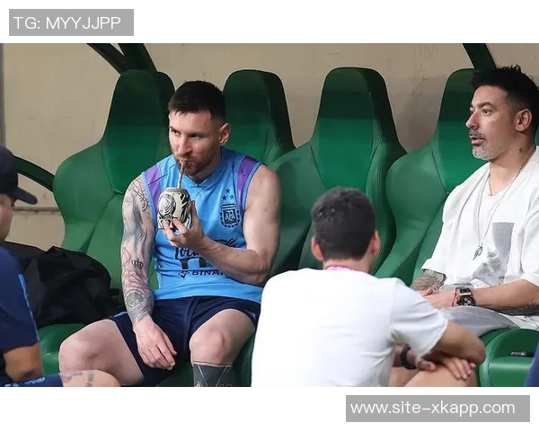 梅西与老友马克西罗德里格斯重聚畅谈足球与马黛茶的美好回忆